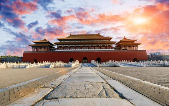 The East Hotel-Very Close To The Drum Tower,The Lama Temple,Houhai Bar Street,And The Forbidden City,There Are Many Old Beijing Traditional Hutongs Around The Hotel ,Experience The Culture Of Old Beijing Hutongs,Near Exit A Of Shichahai On Metro Line Eksteriør billede