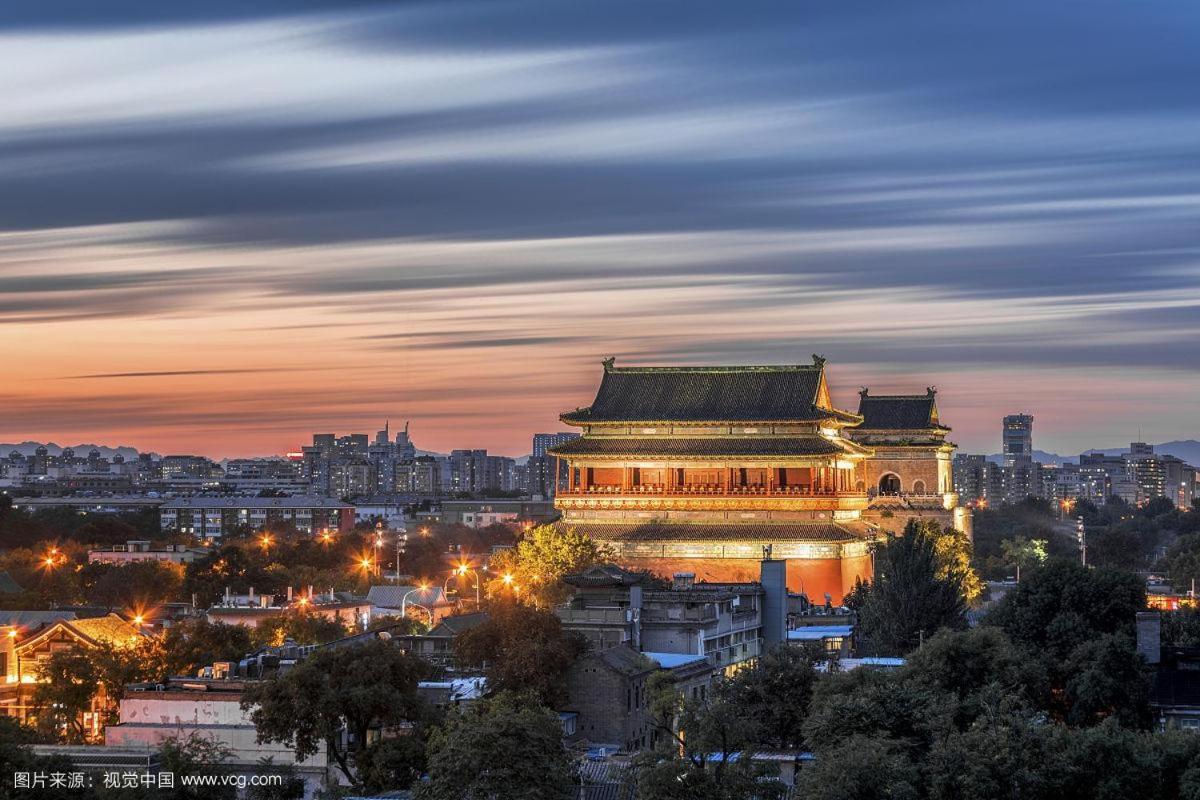 The East Hotel-Very Close To The Drum Tower,The Lama Temple,Houhai Bar Street,And The Forbidden City,There Are Many Old Beijing Traditional Hutongs Around The Hotel ,Experience The Culture Of Old Beijing Hutongs,Near Exit A Of Shichahai On Metro Line Eksteriør billede