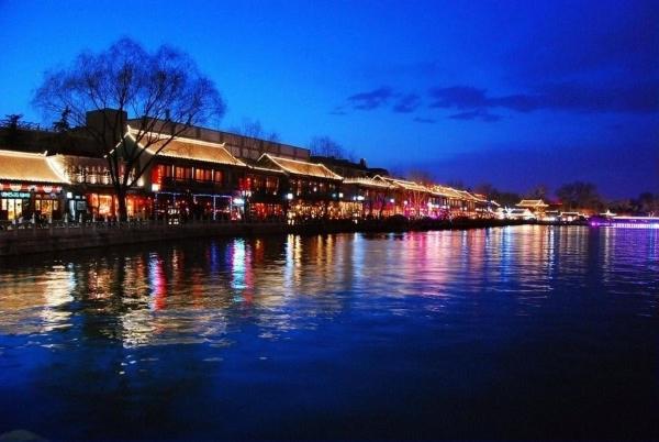 The East Hotel-Very Close To The Drum Tower,The Lama Temple,Houhai Bar Street,And The Forbidden City,There Are Many Old Beijing Traditional Hutongs Around The Hotel ,Experience The Culture Of Old Beijing Hutongs,Near Exit A Of Shichahai On Metro Line Eksteriør billede