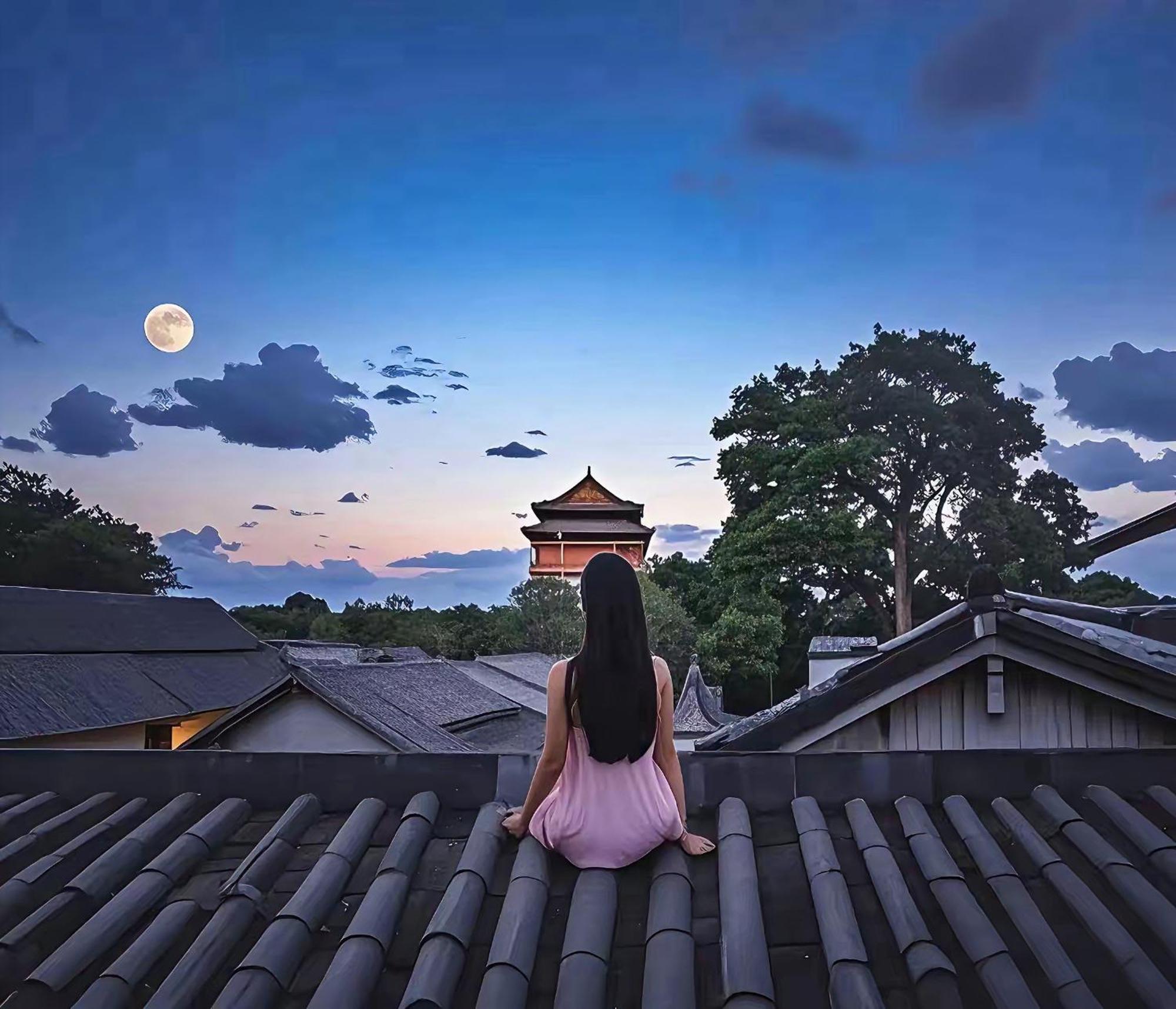 The East Hotel-Very Close To The Drum Tower,The Lama Temple,Houhai Bar Street,And The Forbidden City,There Are Many Old Beijing Traditional Hutongs Around The Hotel ,Experience The Culture Of Old Beijing Hutongs,Near Exit A Of Shichahai On Metro Line Eksteriør billede